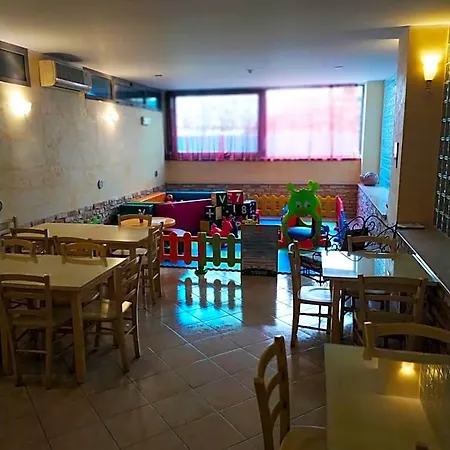 Etoile Hotel