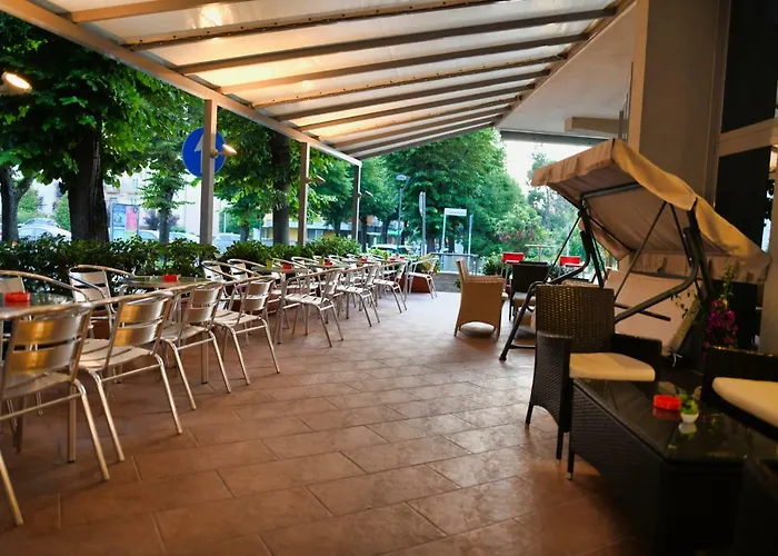 Etoile Hotel